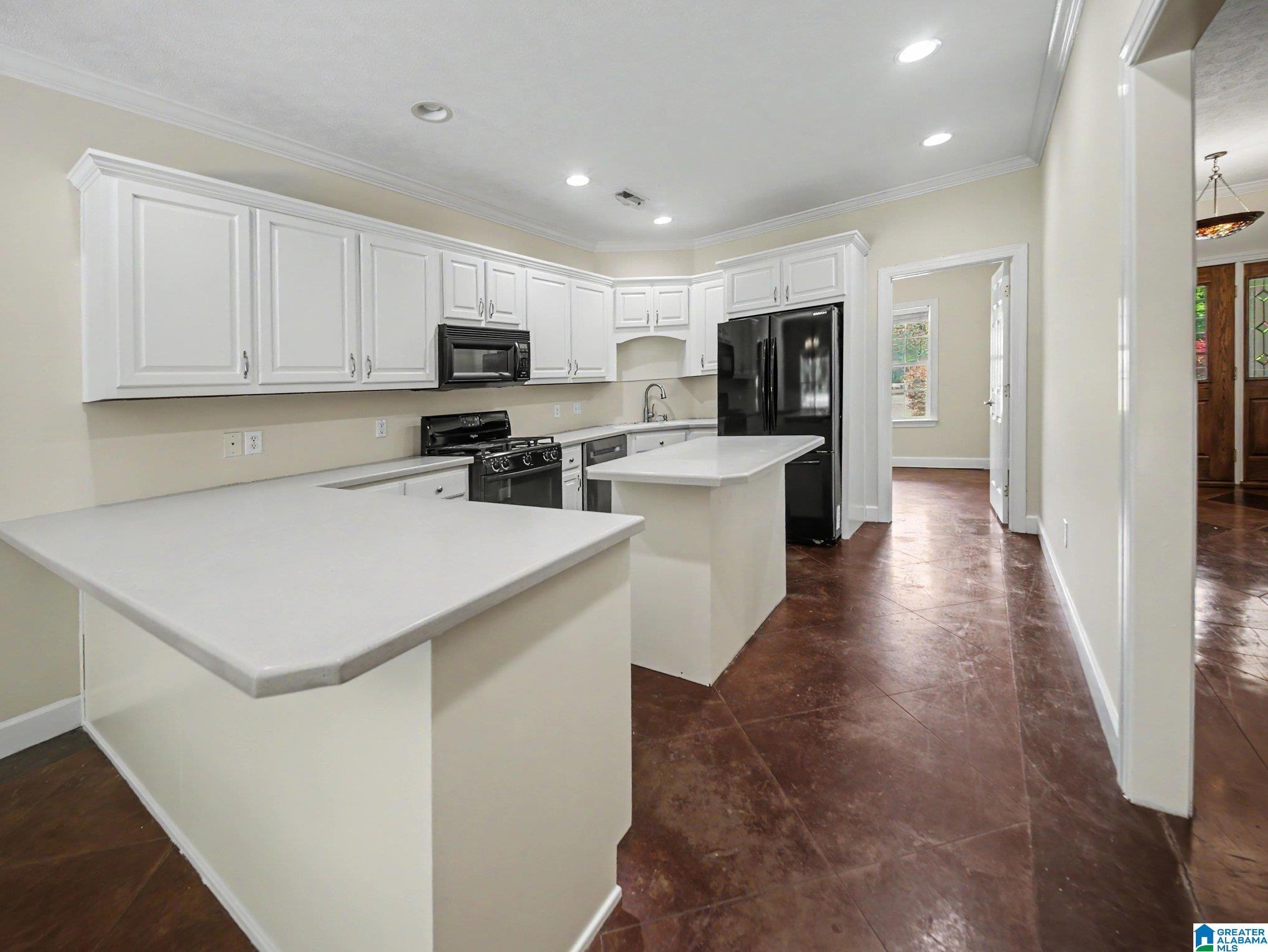 Image 3: Kitchen