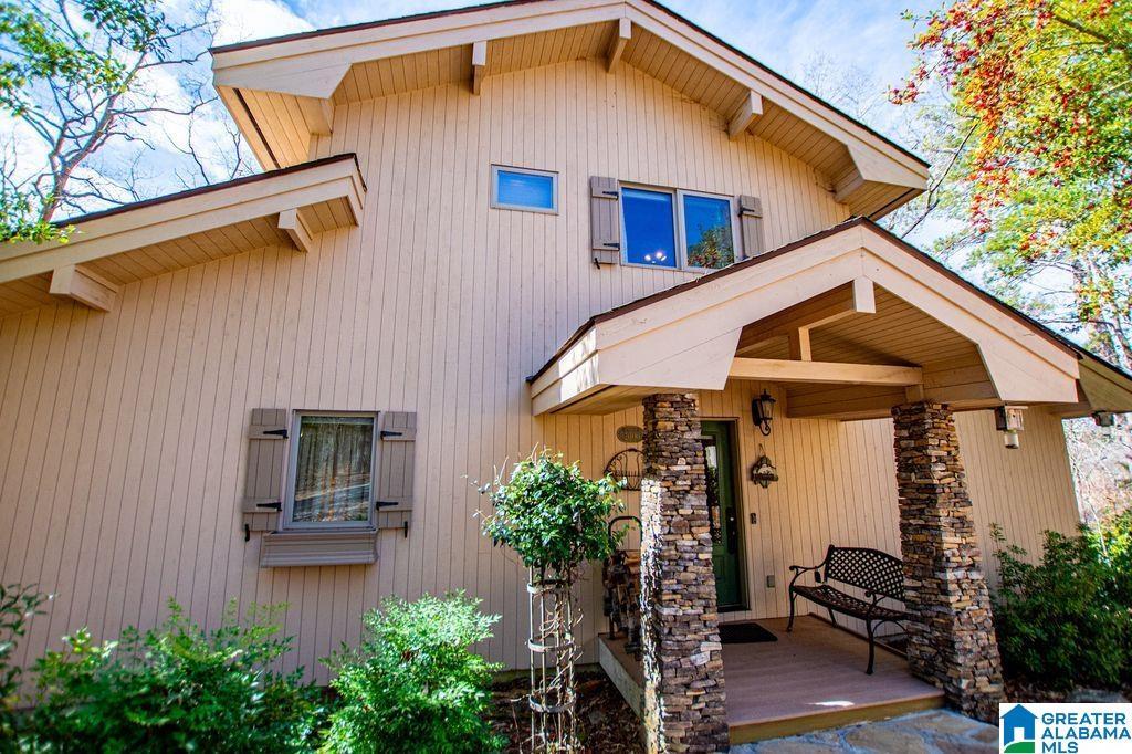 Image 3: WELL MAINTAINED HOME