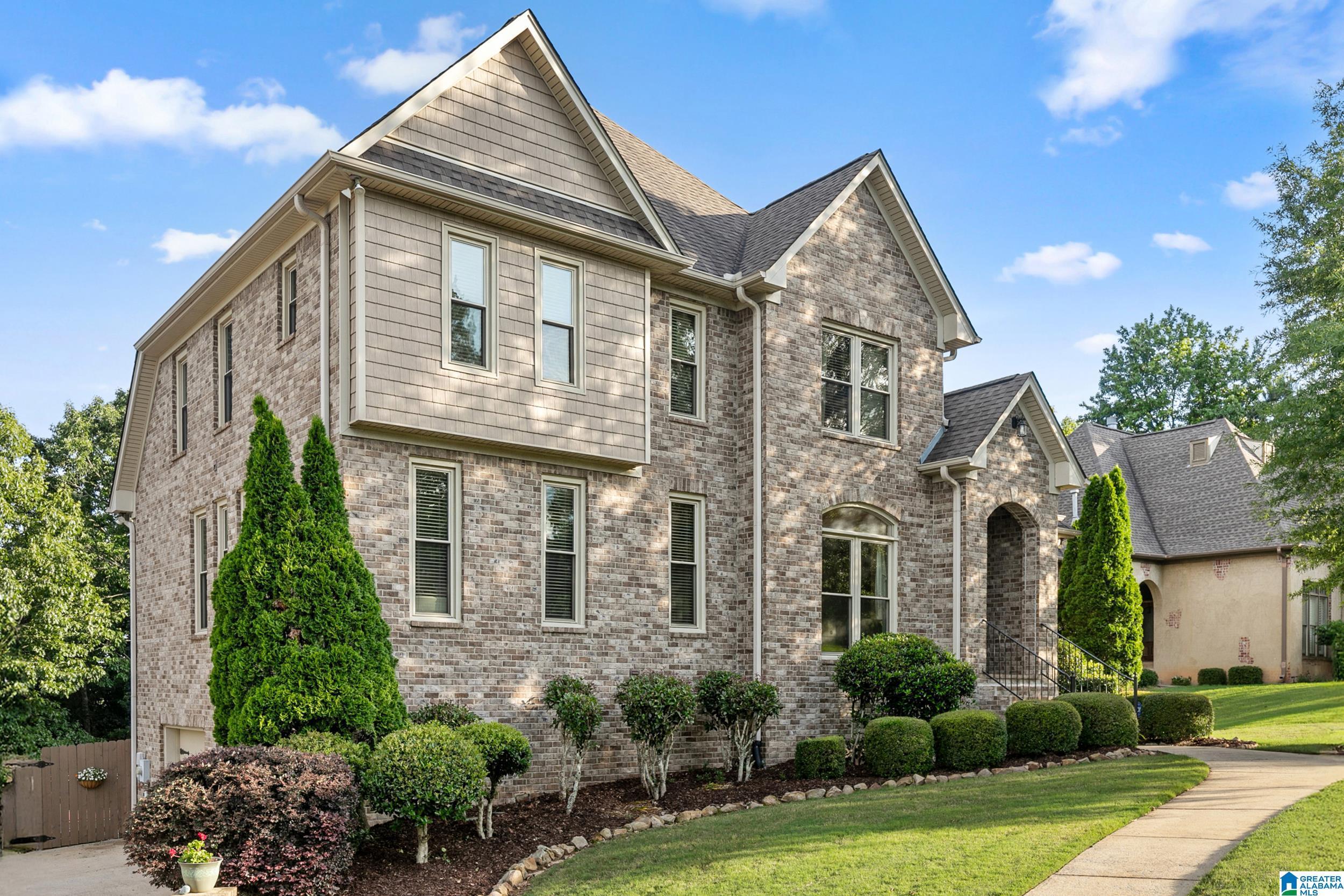 Image 2: Welcome to 8419 Ledge Circle