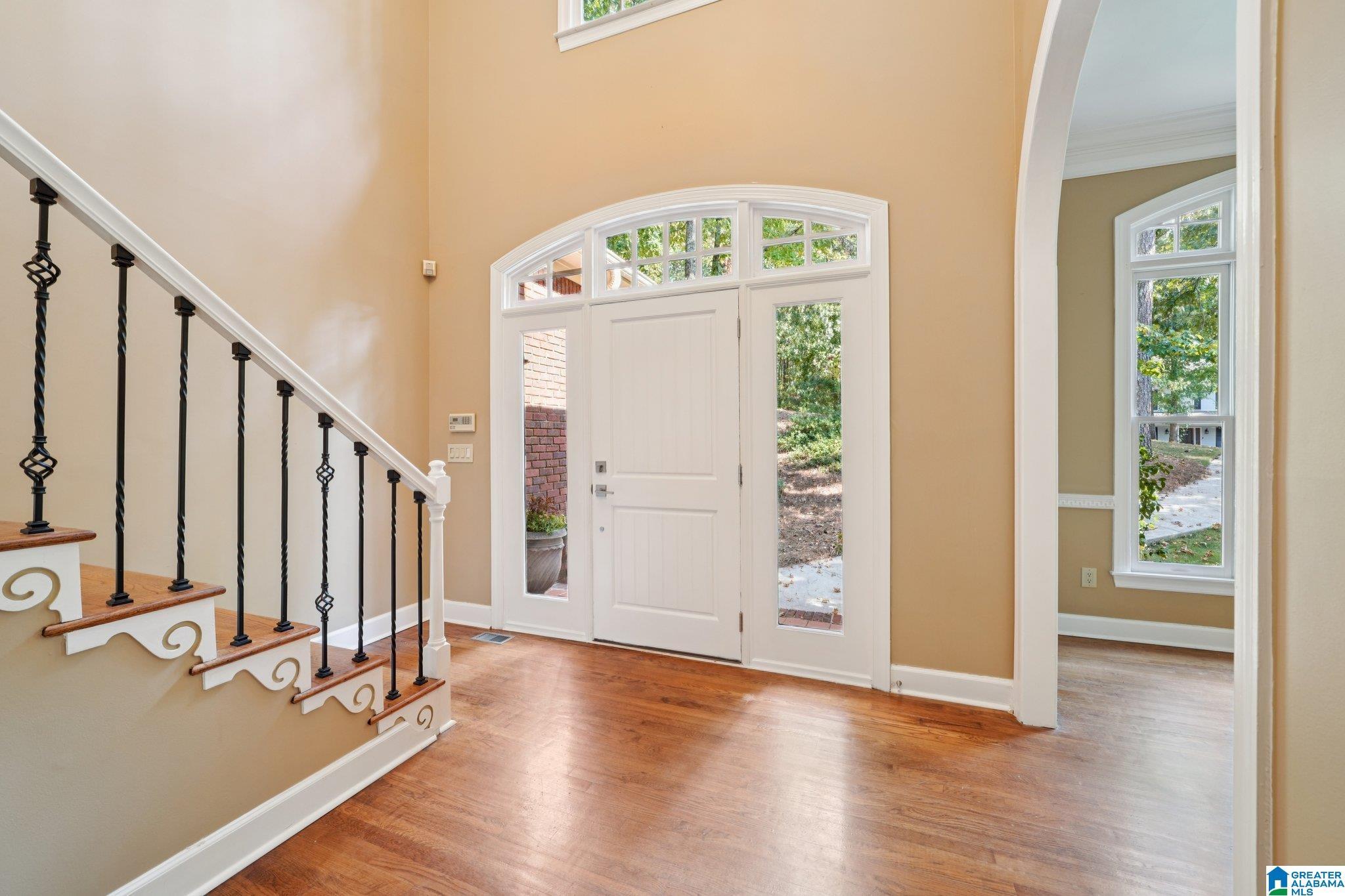 Image 3: Grand two-story foyer