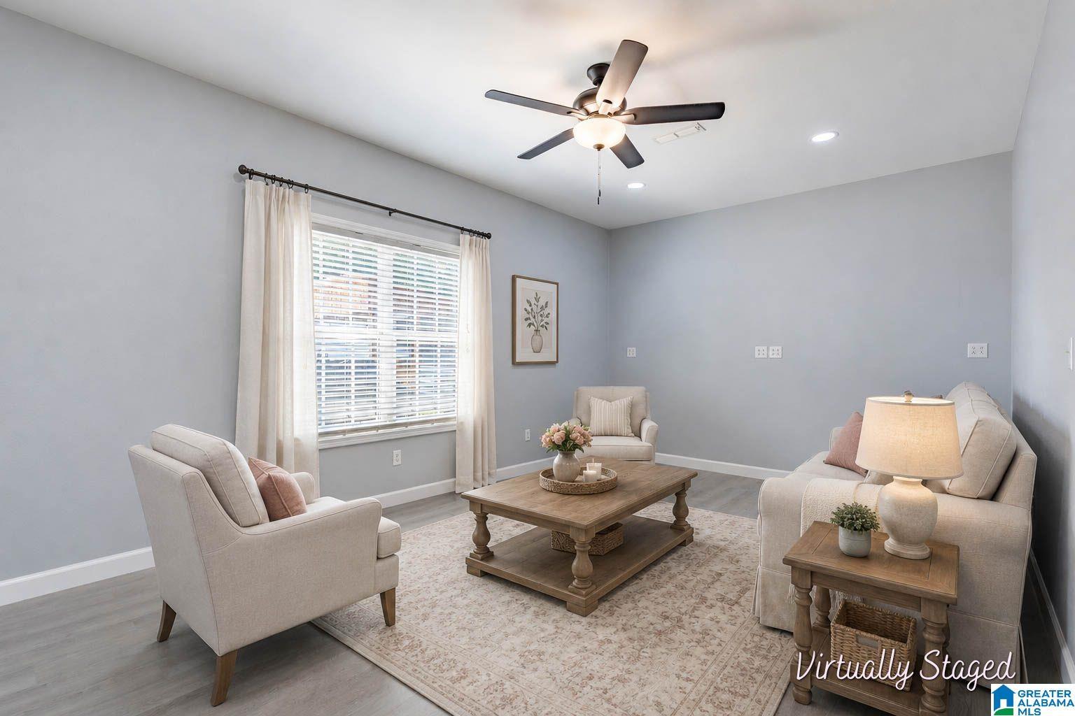 Image 3: Living Room