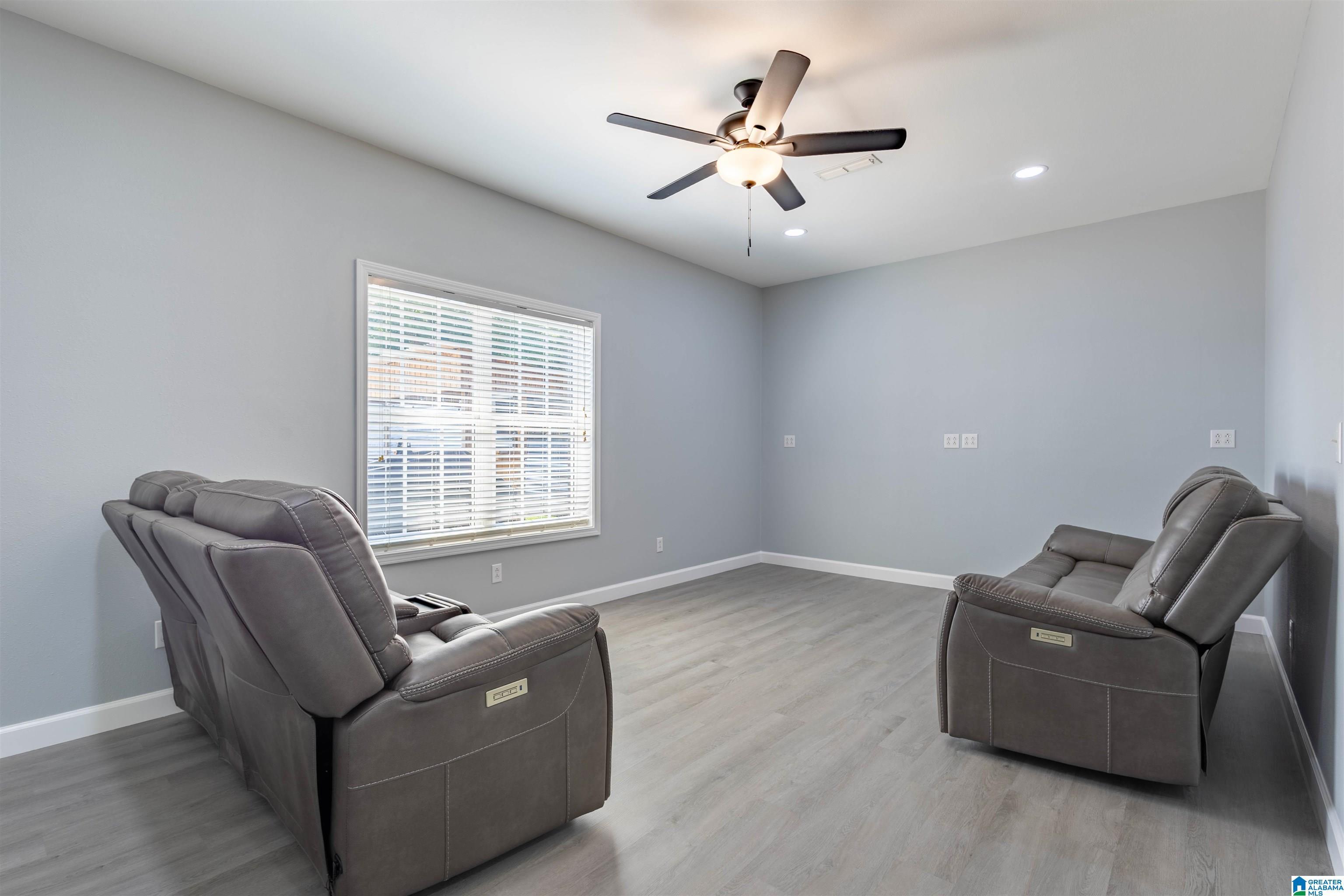 Image 4: Sitting Room