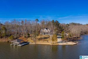 305 LAKE FRONT TRAIL