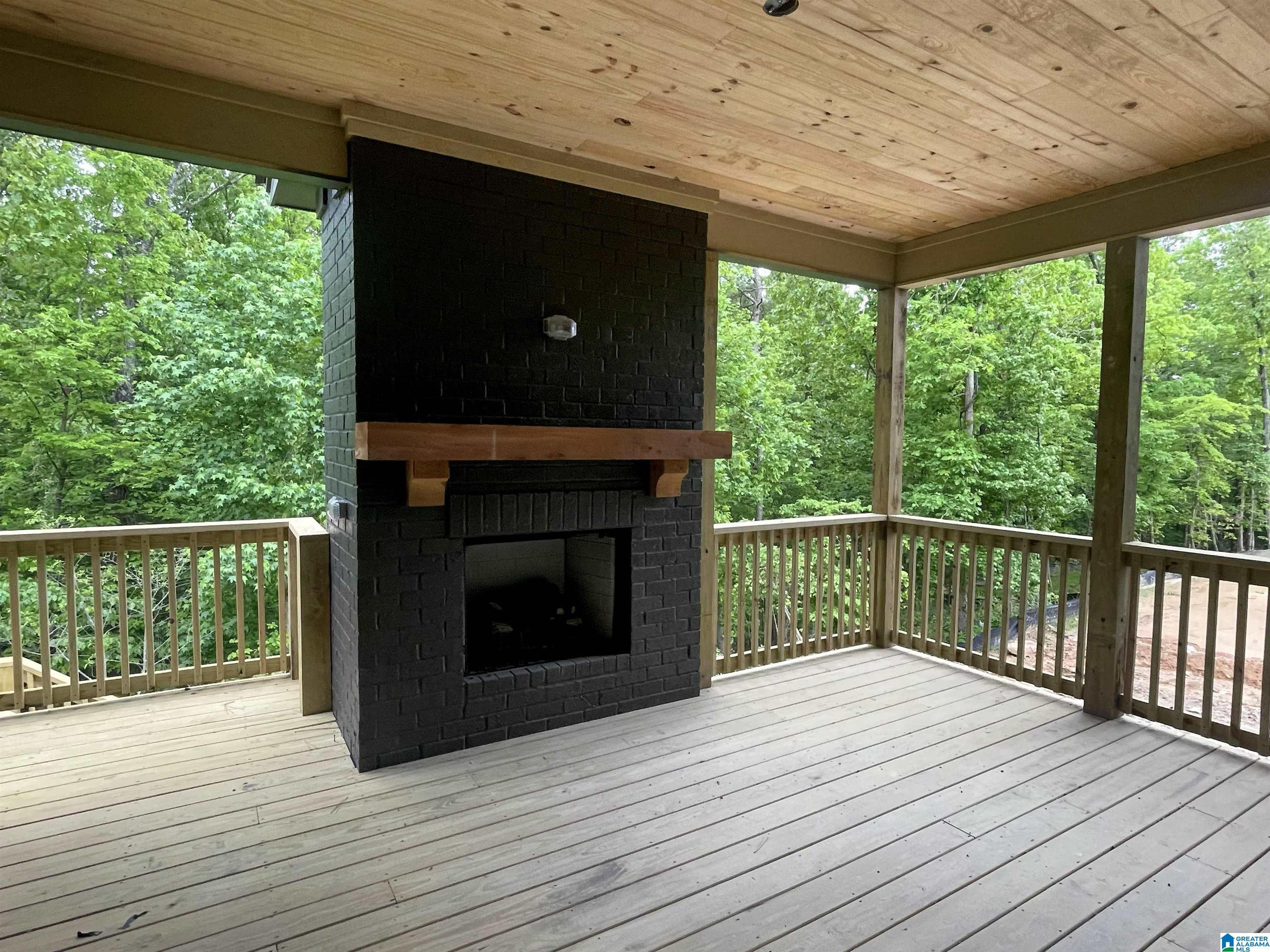 Image 2: Deck