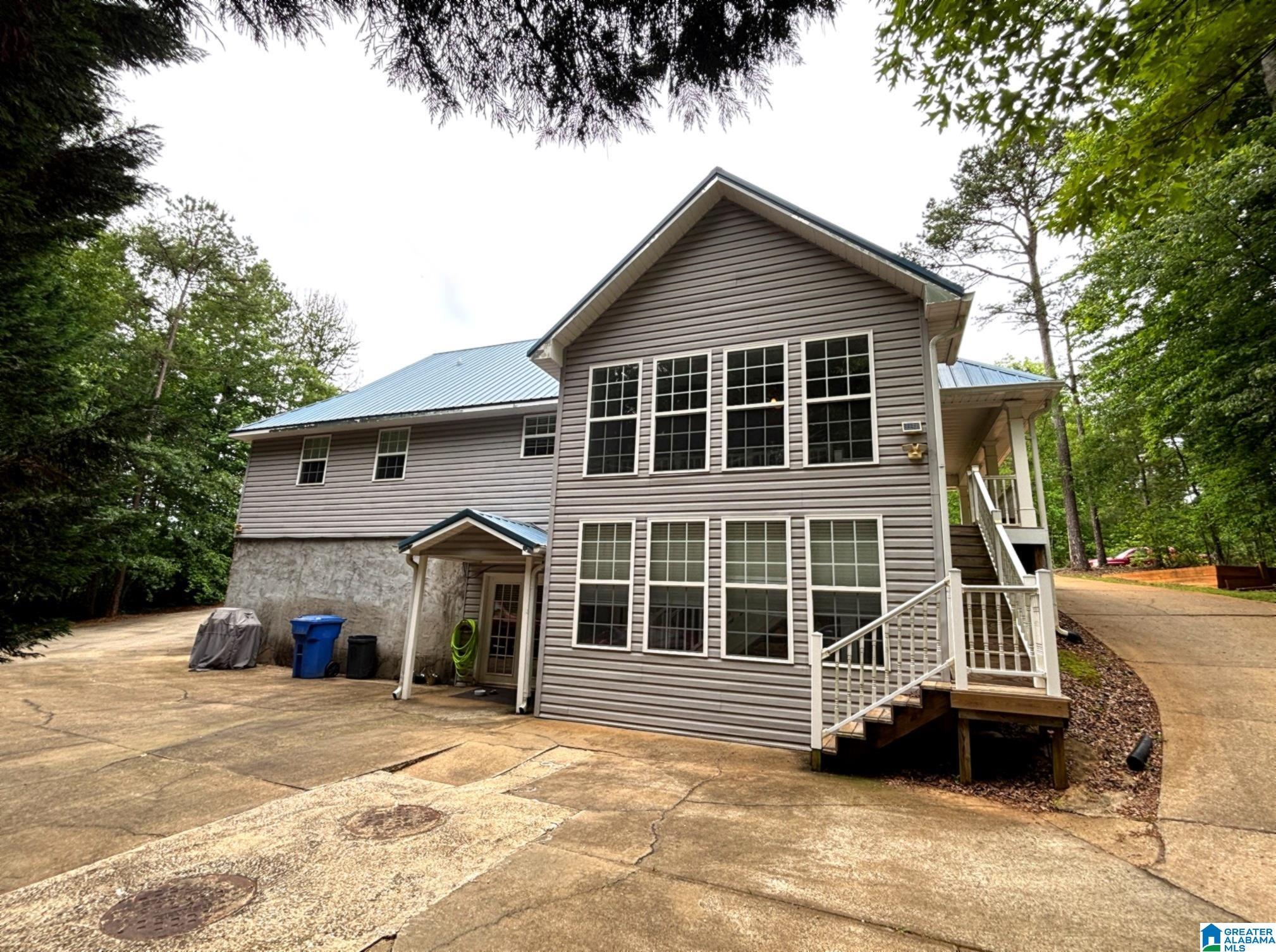 Image 3: Back Of Structure