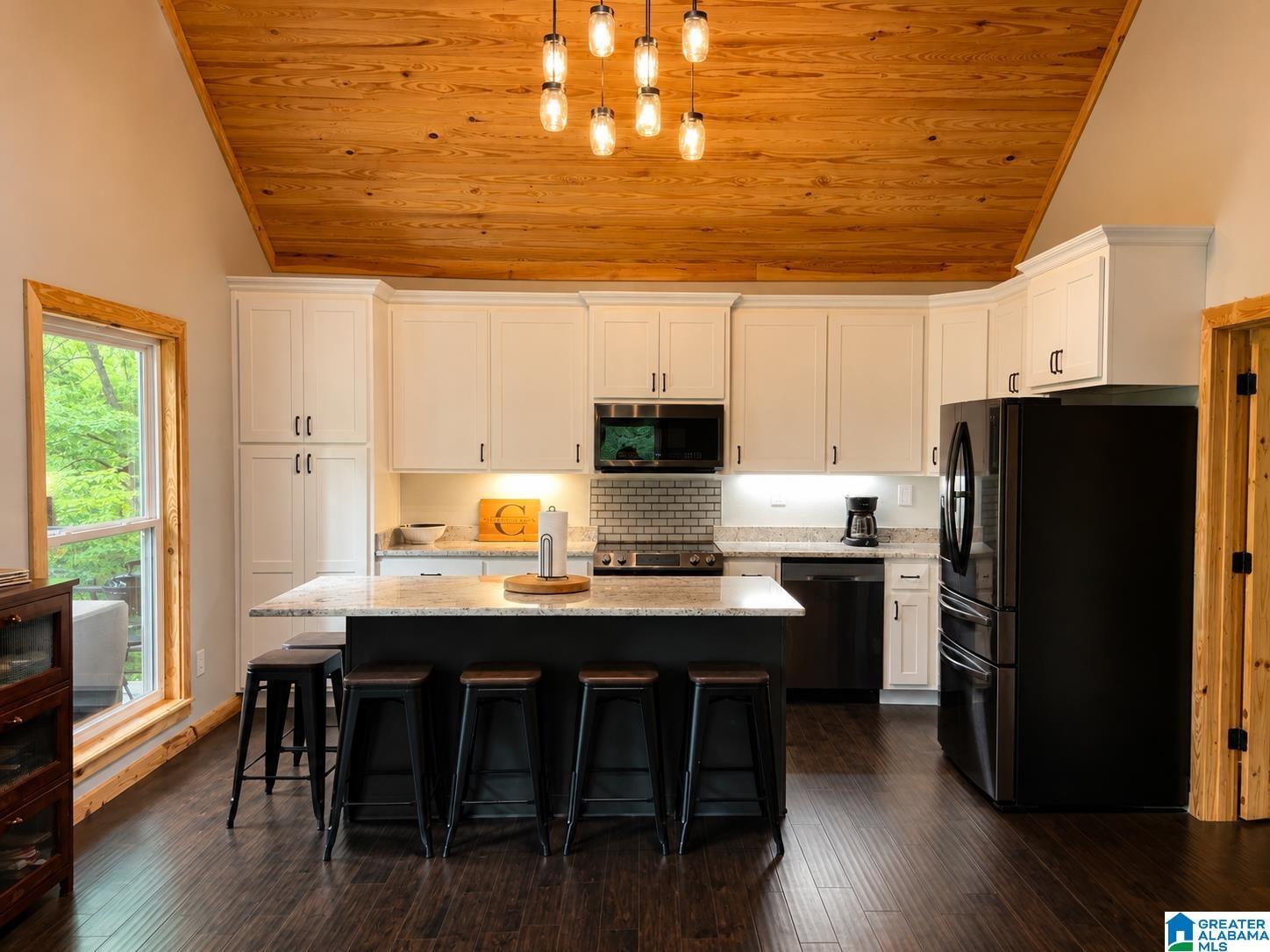 Image 2: Kitchen