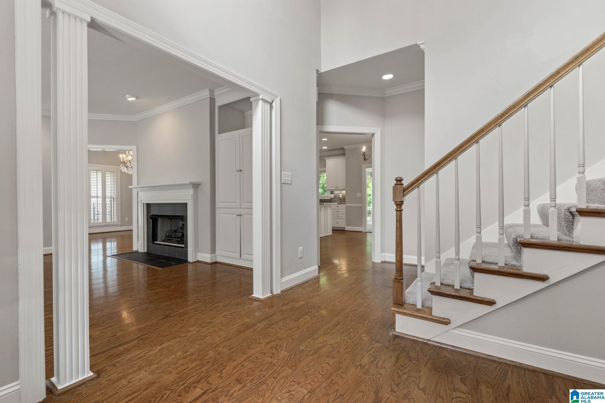 Image 3: Entrance Foyer