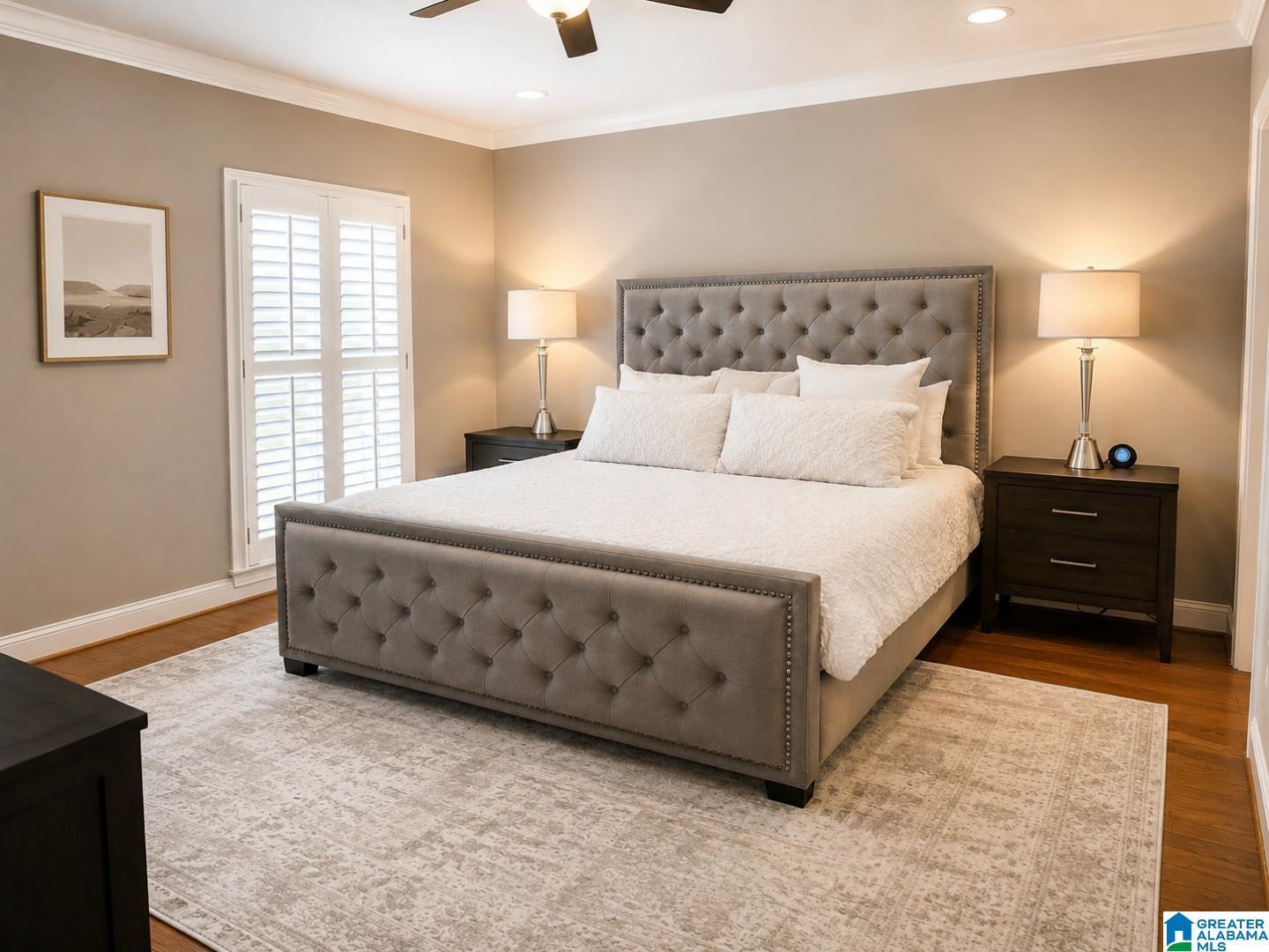Image 2: Bedroom