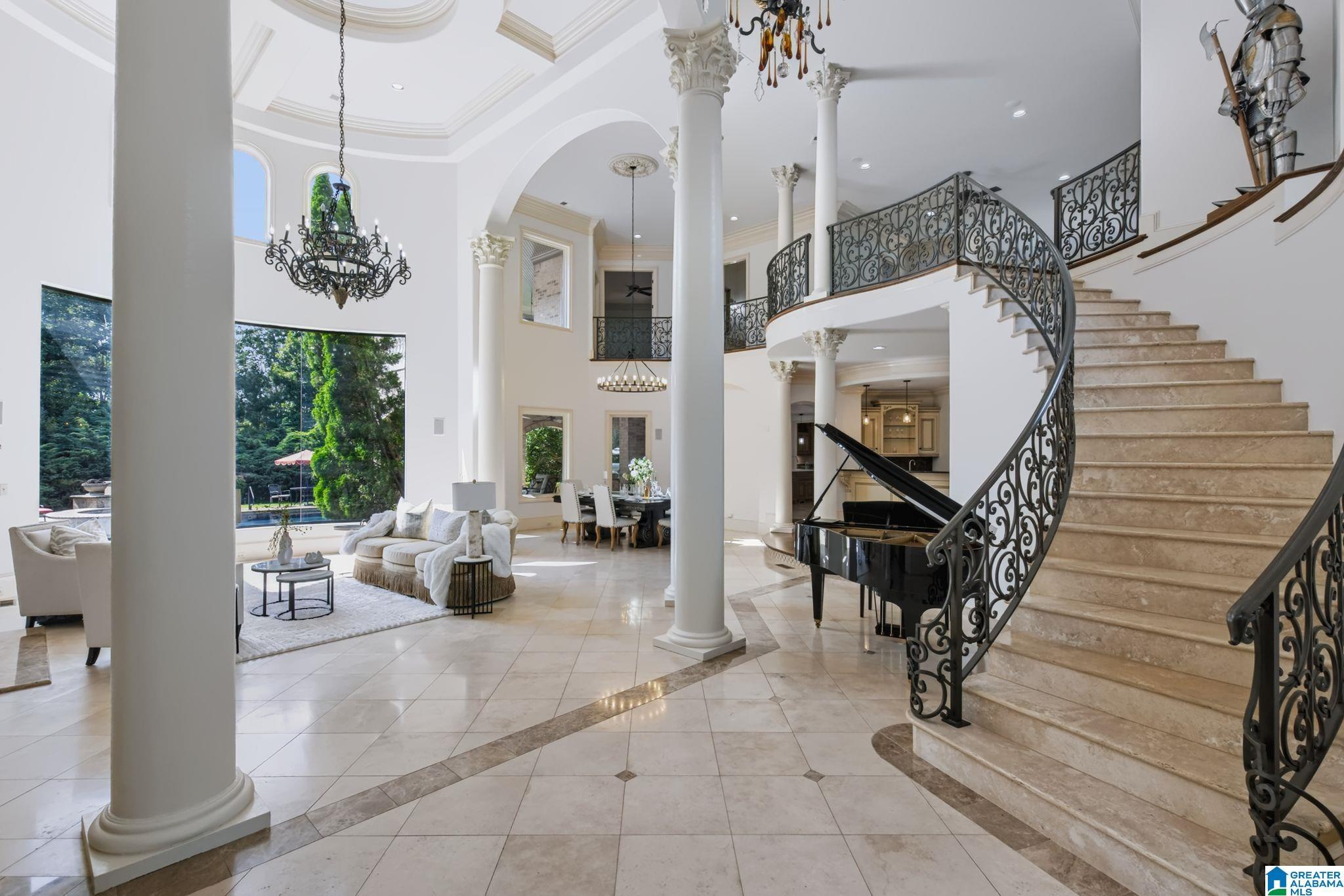 Image 4: Entrance Foyer