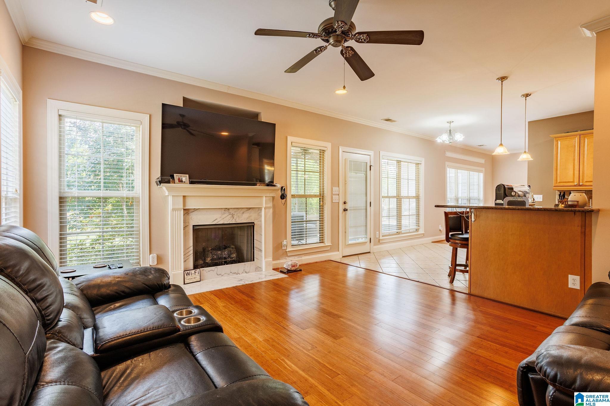 Image 2: Living Room