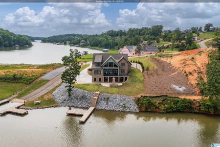 305 LAKE POINTE DRIVE