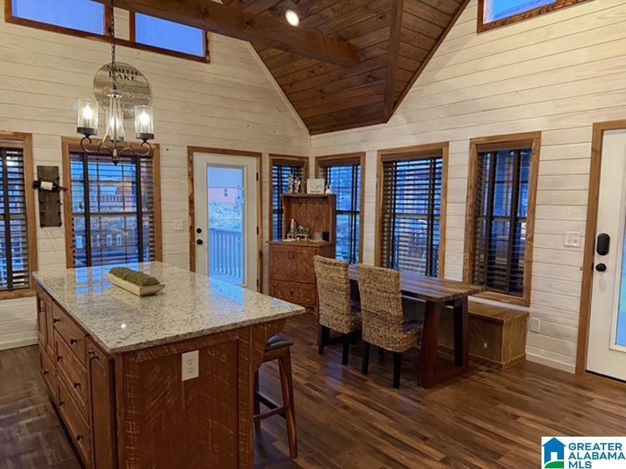 Image 3: Kitchen