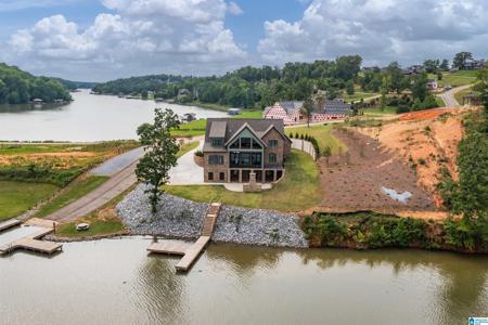 305 LAKE POINTE DRIVE