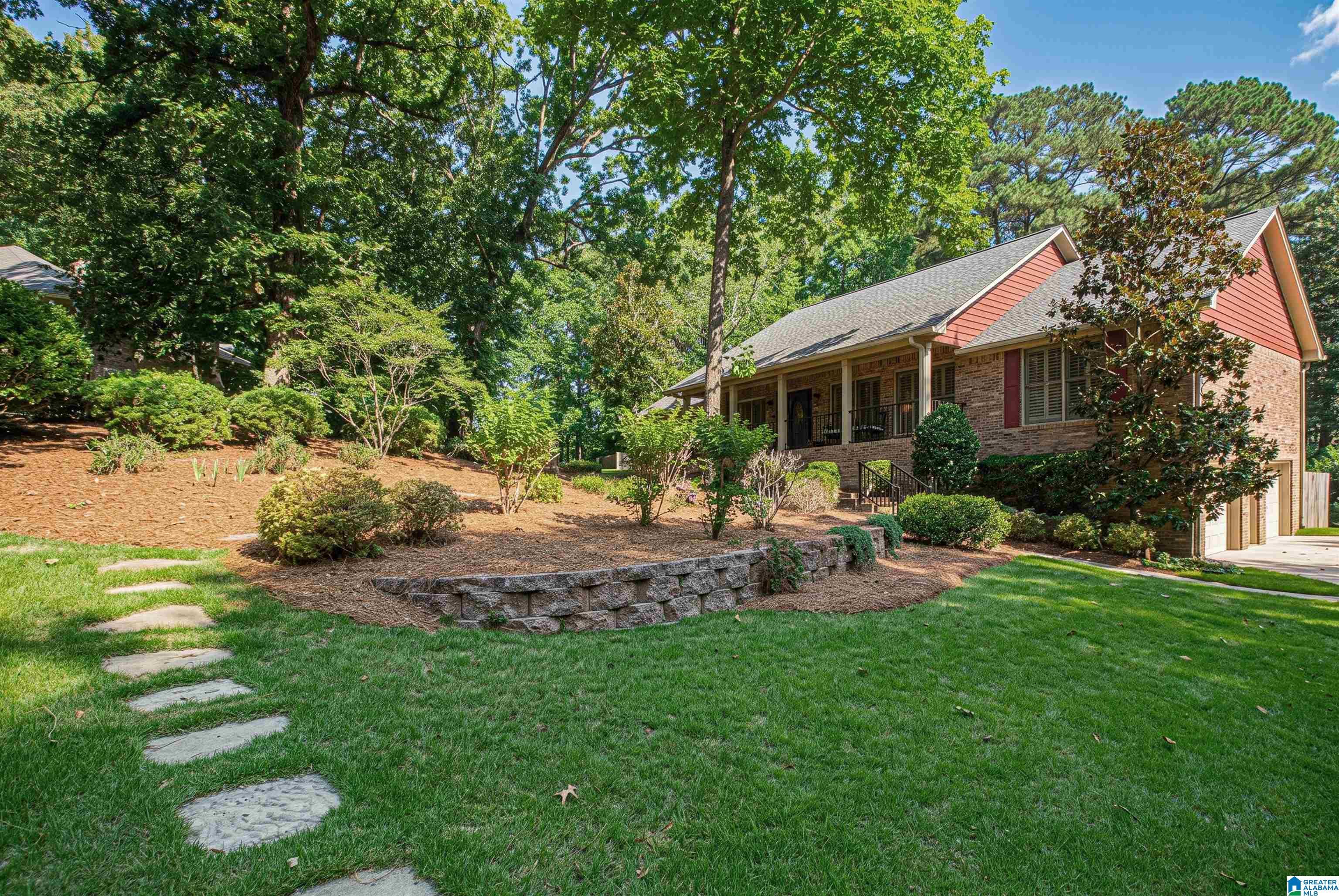Image 2: Yard