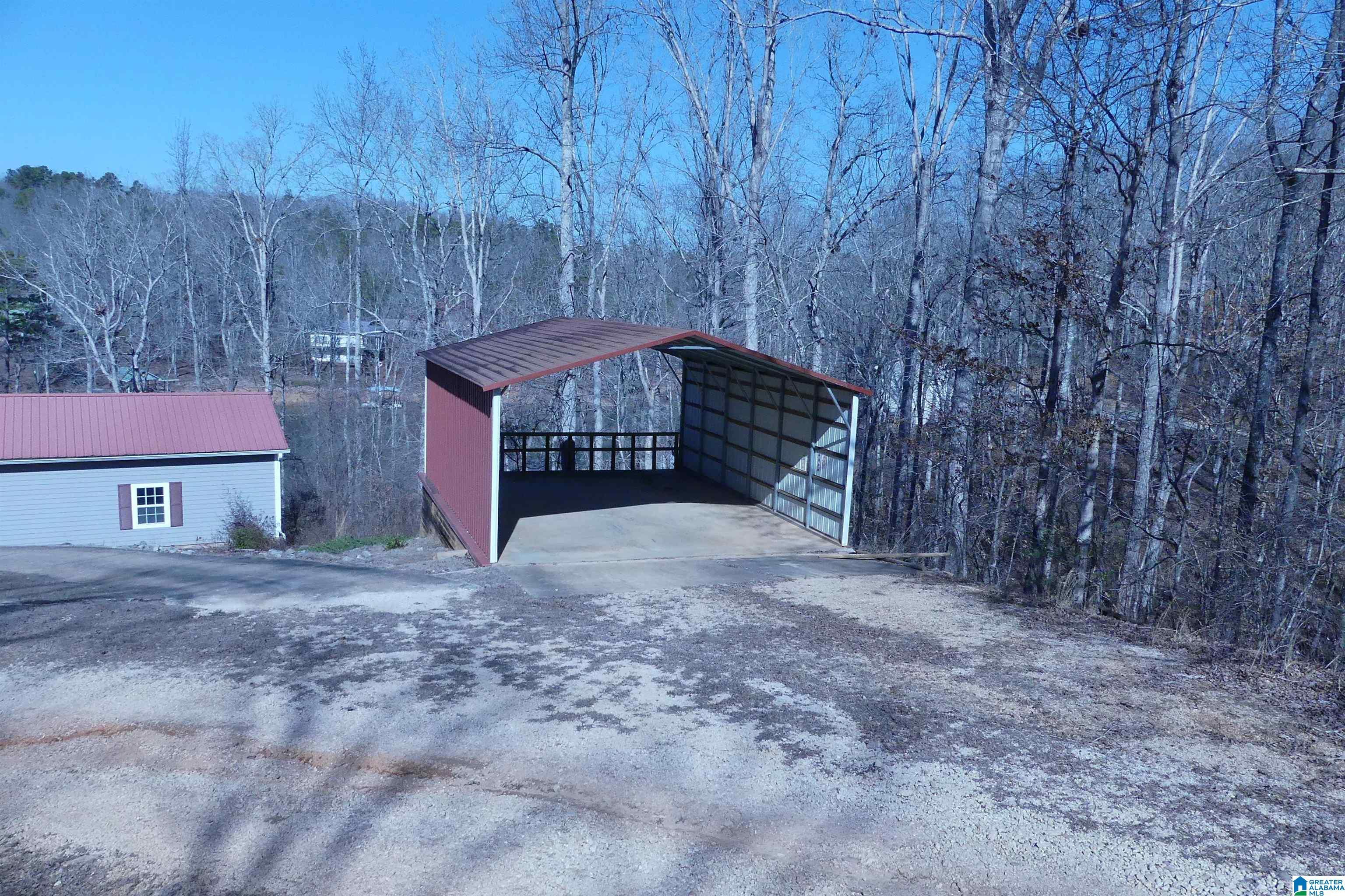 Image 3: BOAT/CAMPER CARPORT