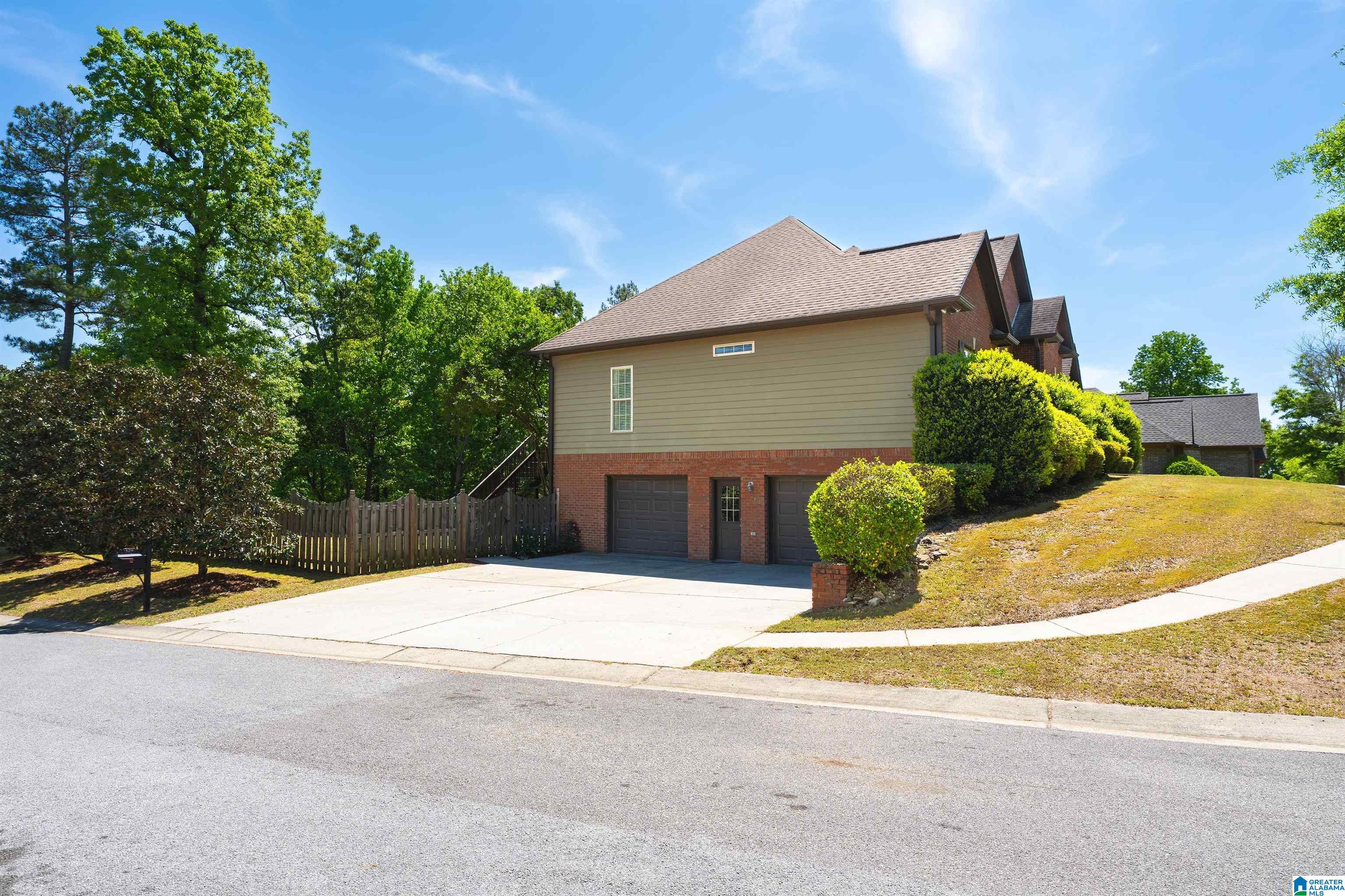 Image 4: 2 car garage and additional off street parking