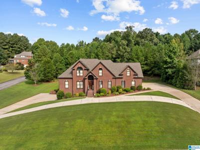 8052 LAKESIDE CIRCLE