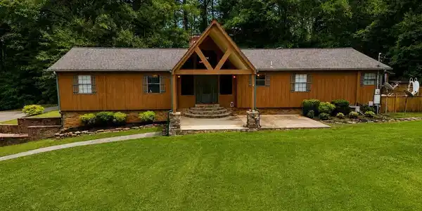 Image 2: Front Of Structure