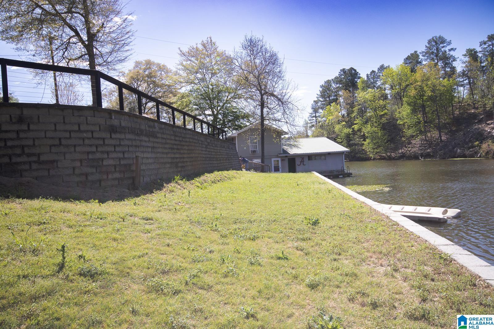 Image 3: Yard