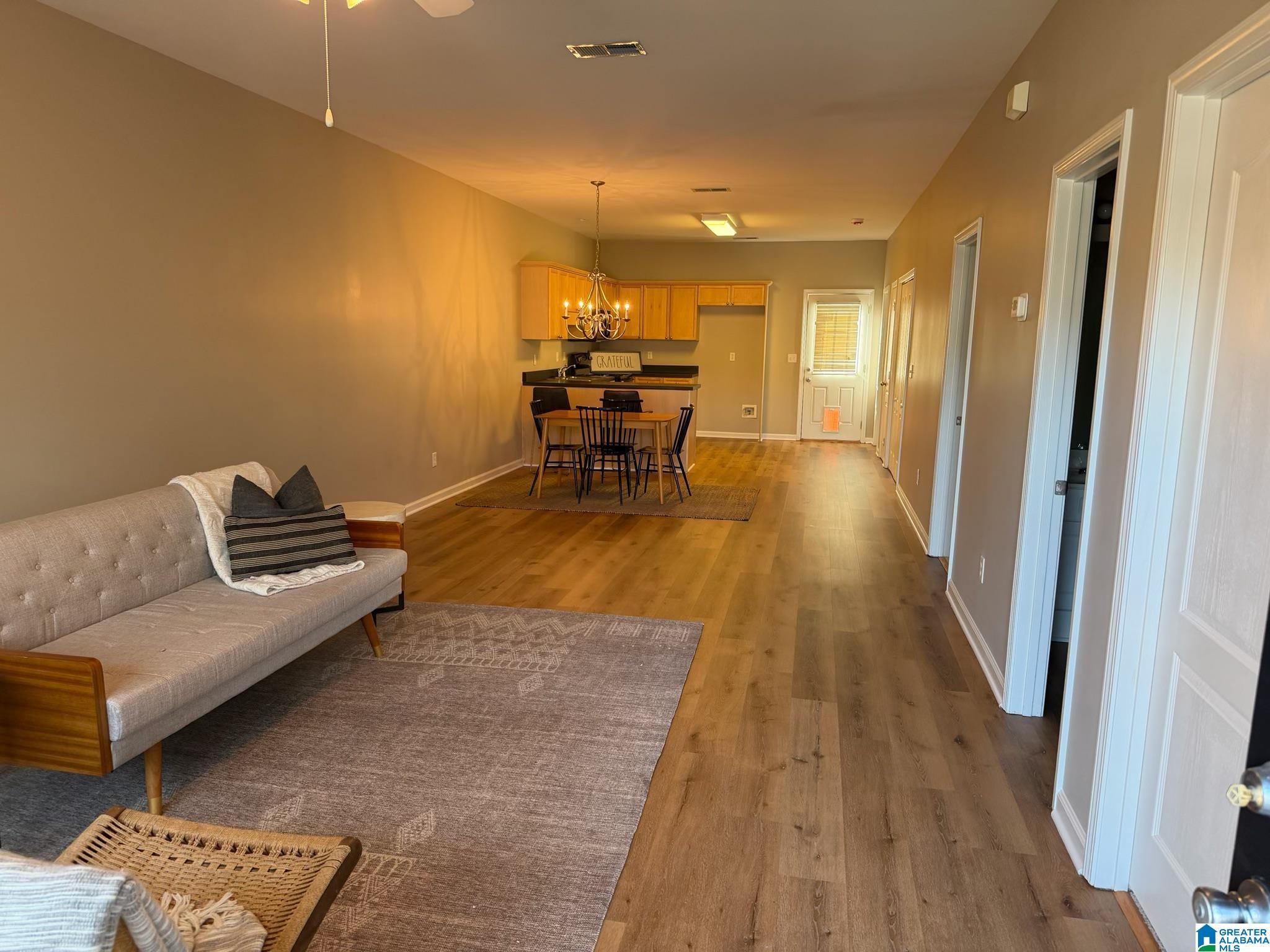 Image 3: Living Room