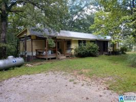 152 HICKS LN