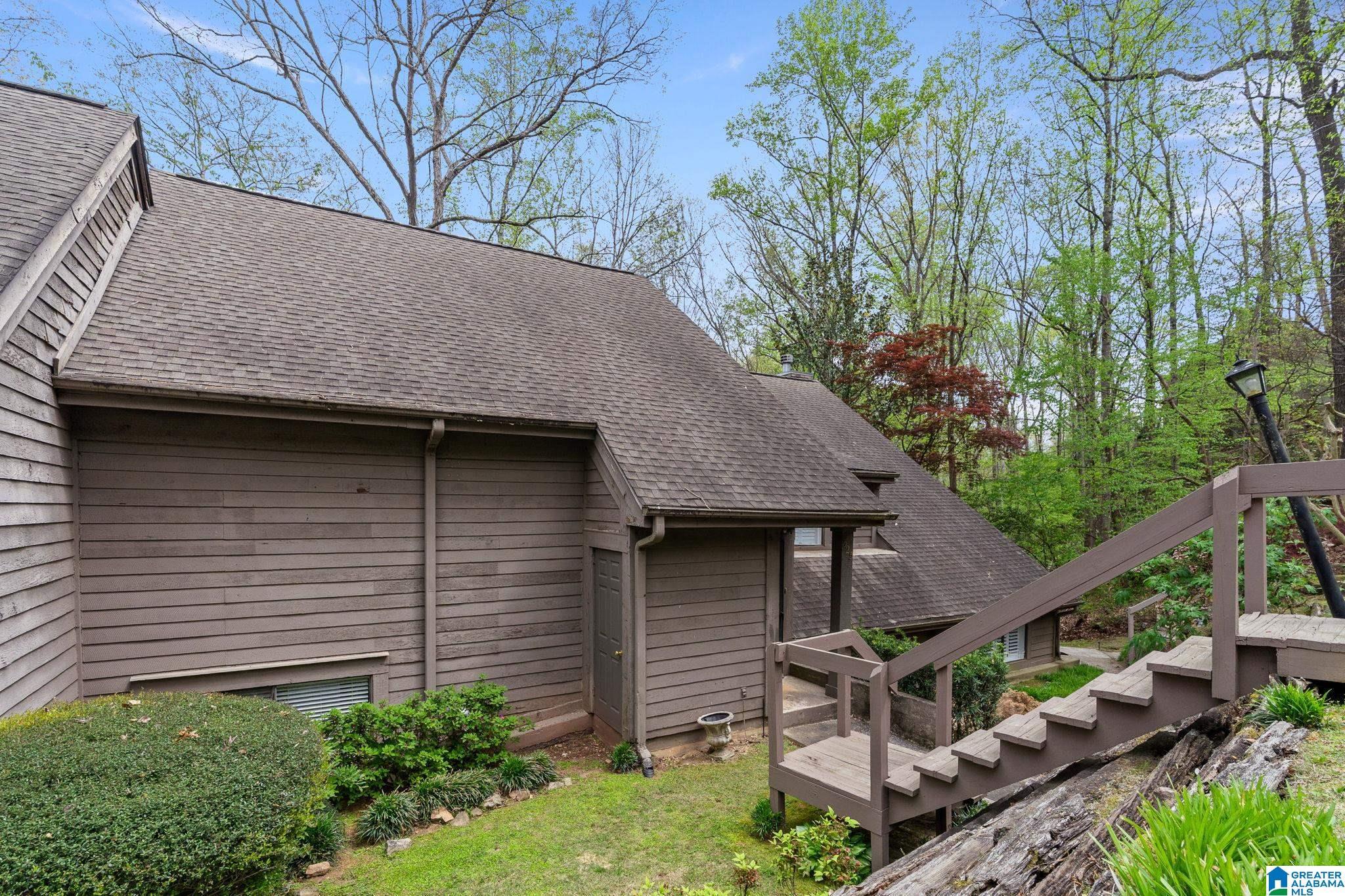 Image 2: Side Of Structure