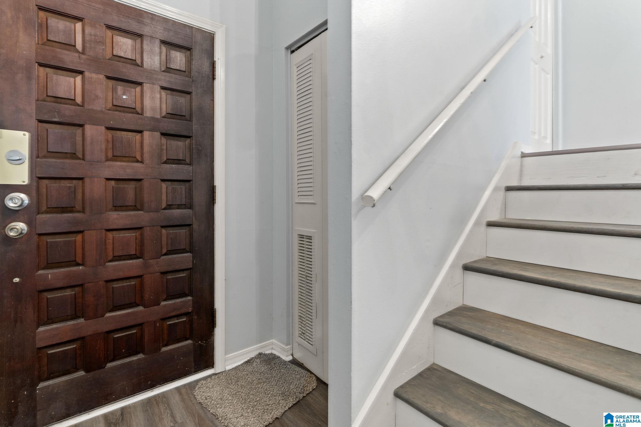 Image 3: Entrance Foyer