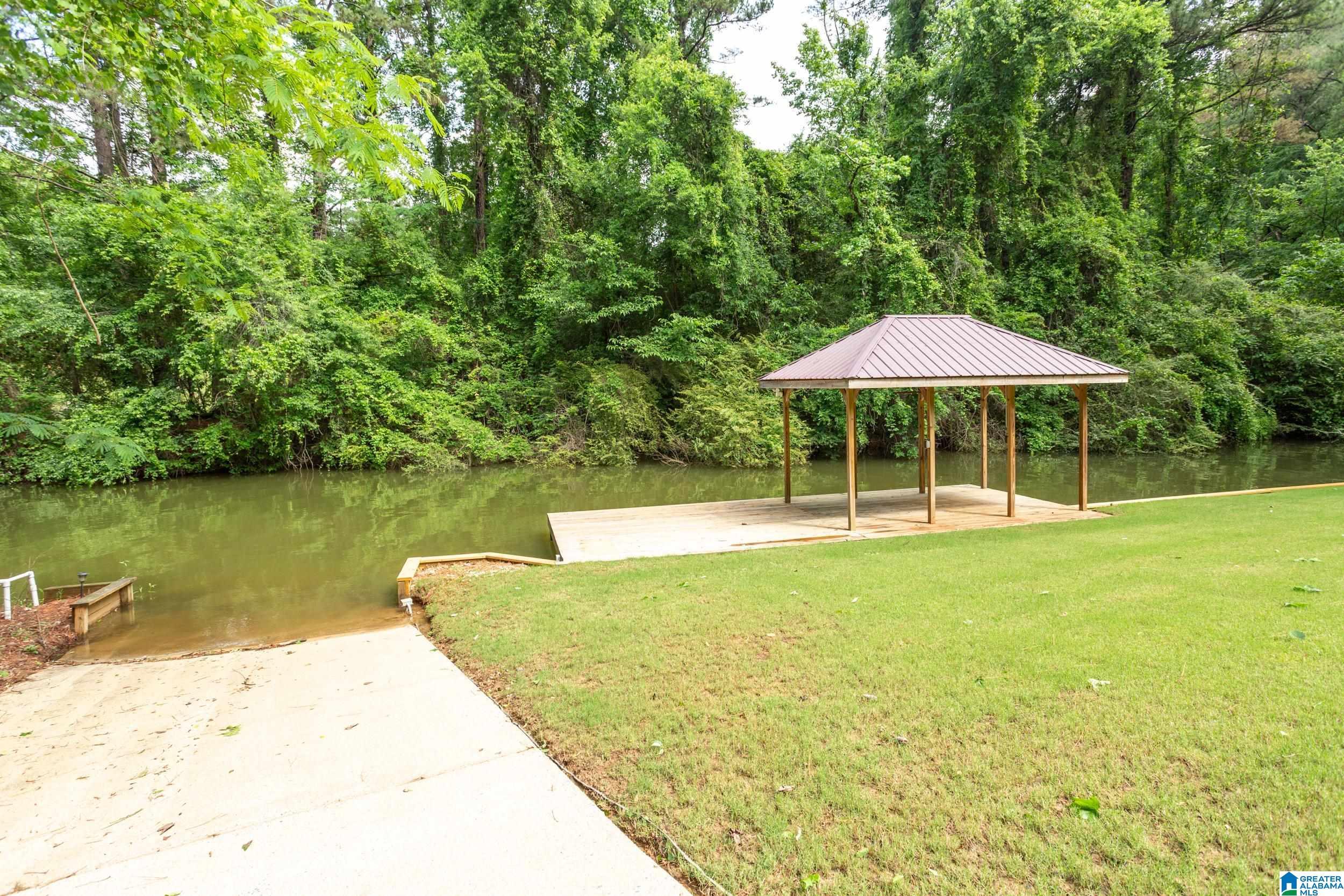 Image 3: Dock