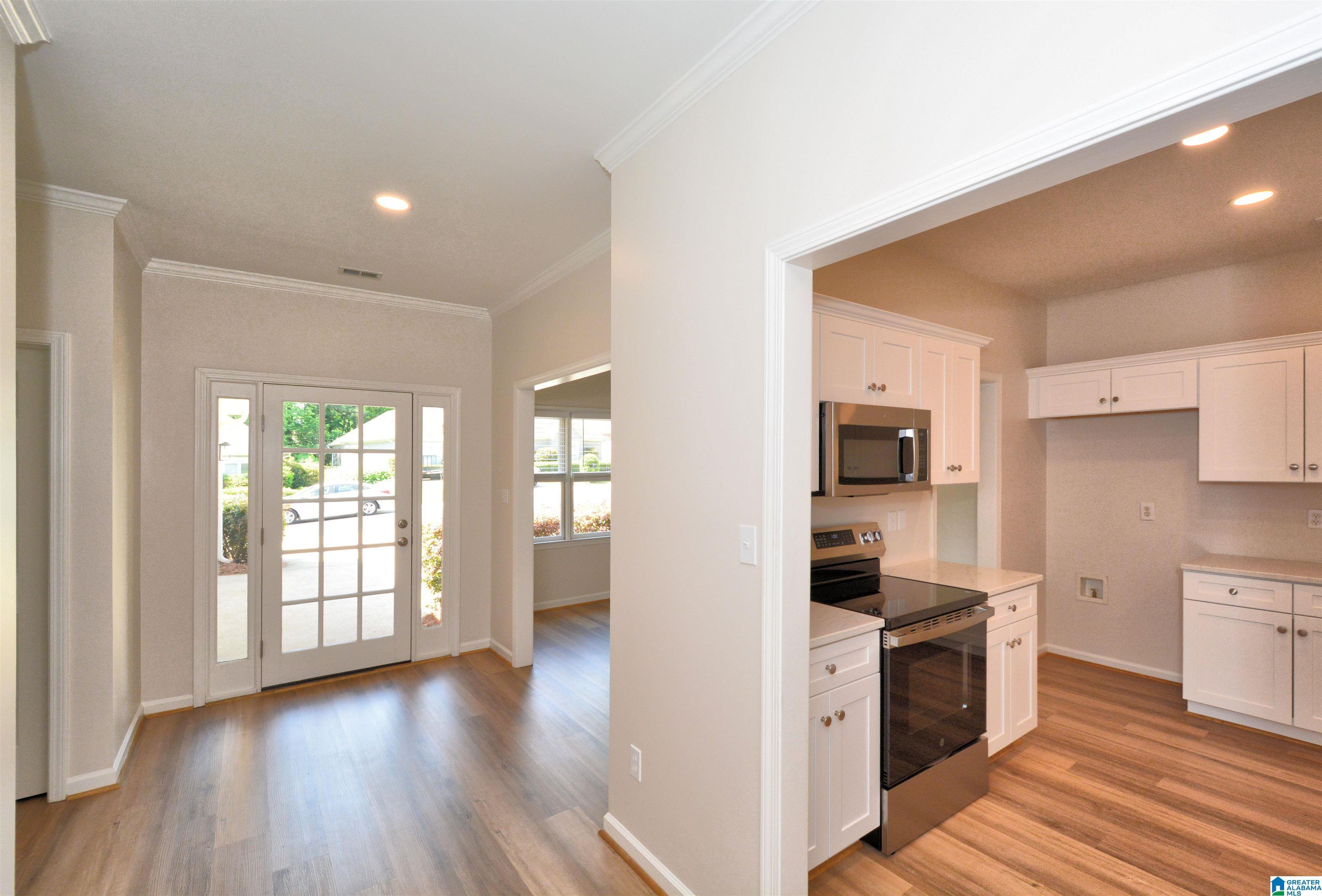 Image 3: Kitchen