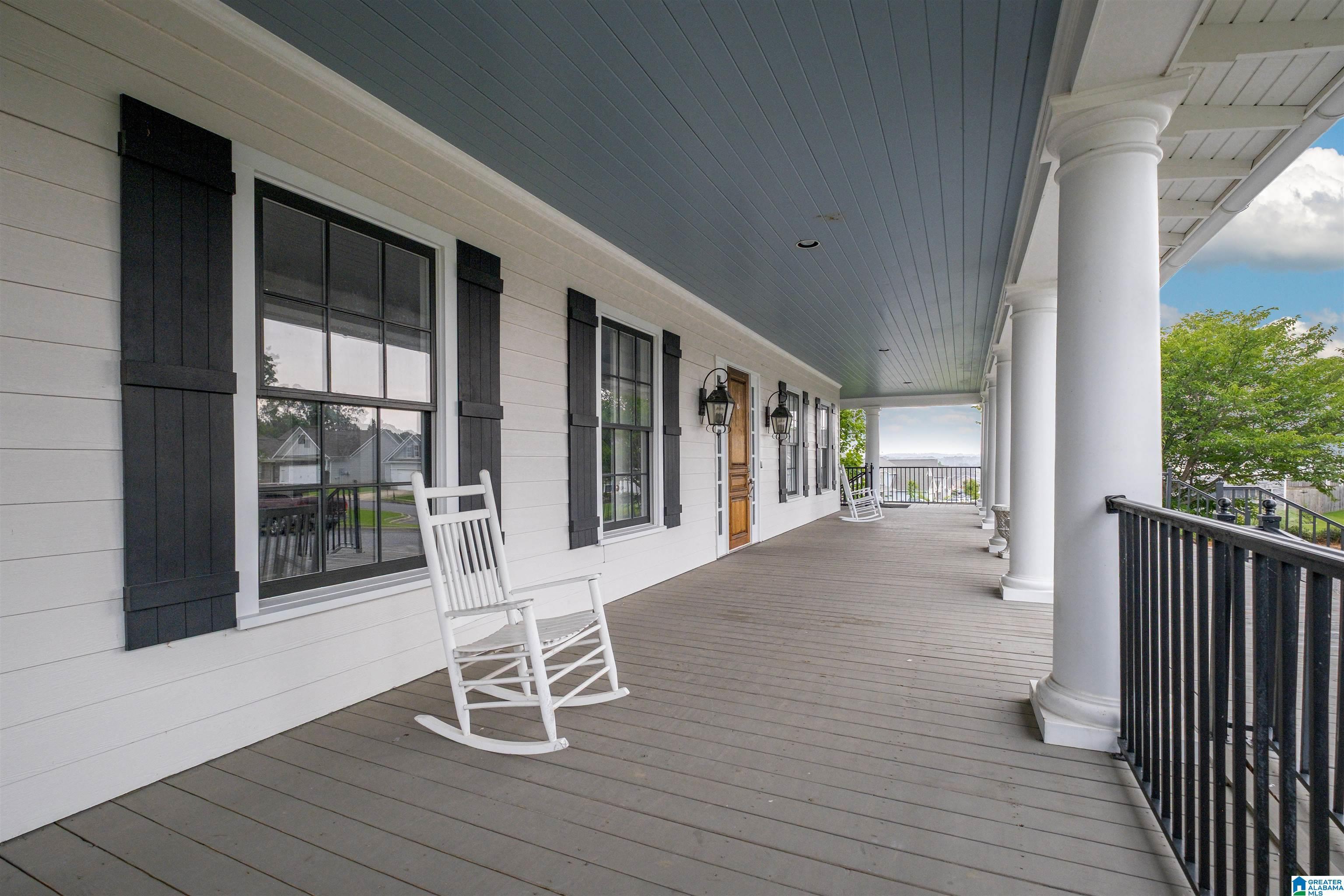 Image 4: Deck