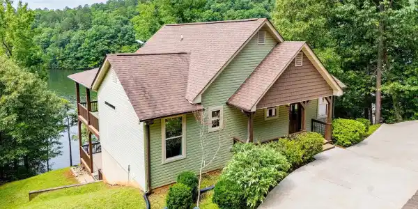 131 LAKE RIDGE DRIVE