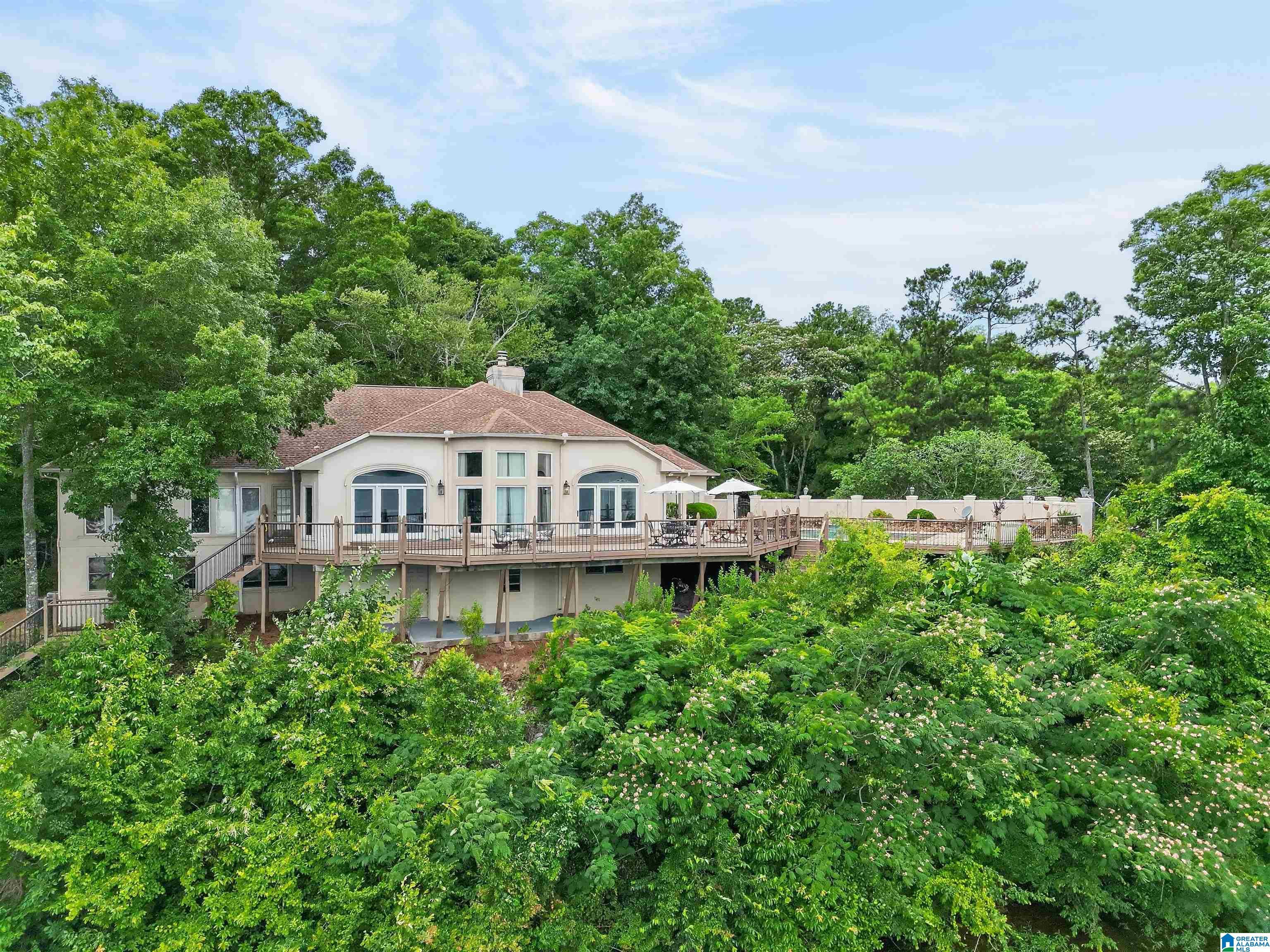 Image 3: Back Of Structure