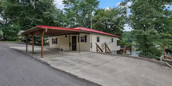 142 RIVERSIDE DRIVE