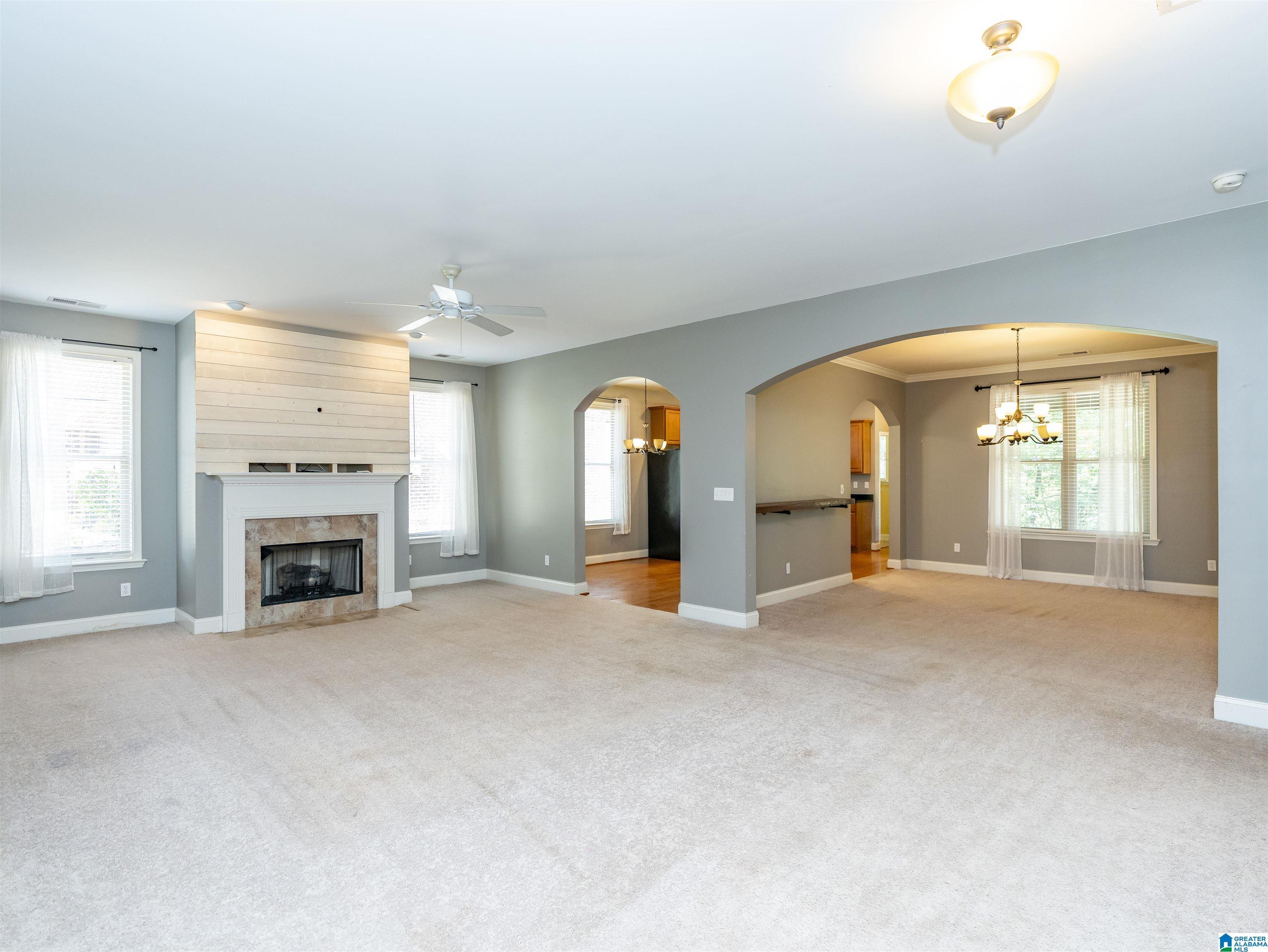 Image 3: Living Room