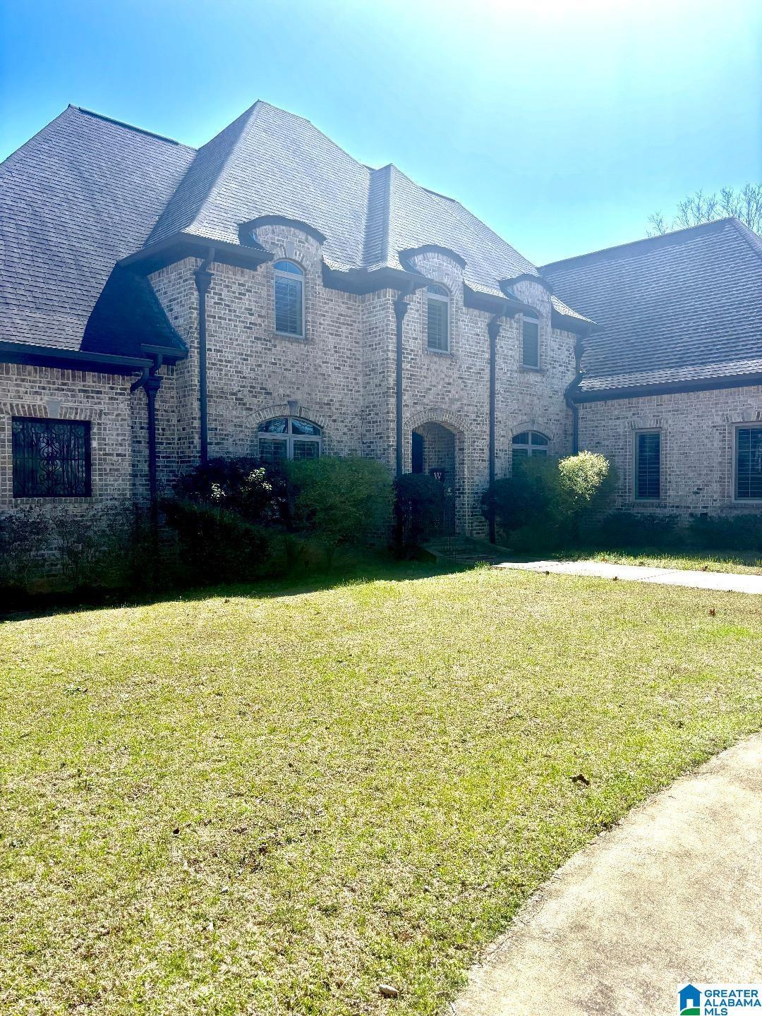 Image 4: Front Of Structure