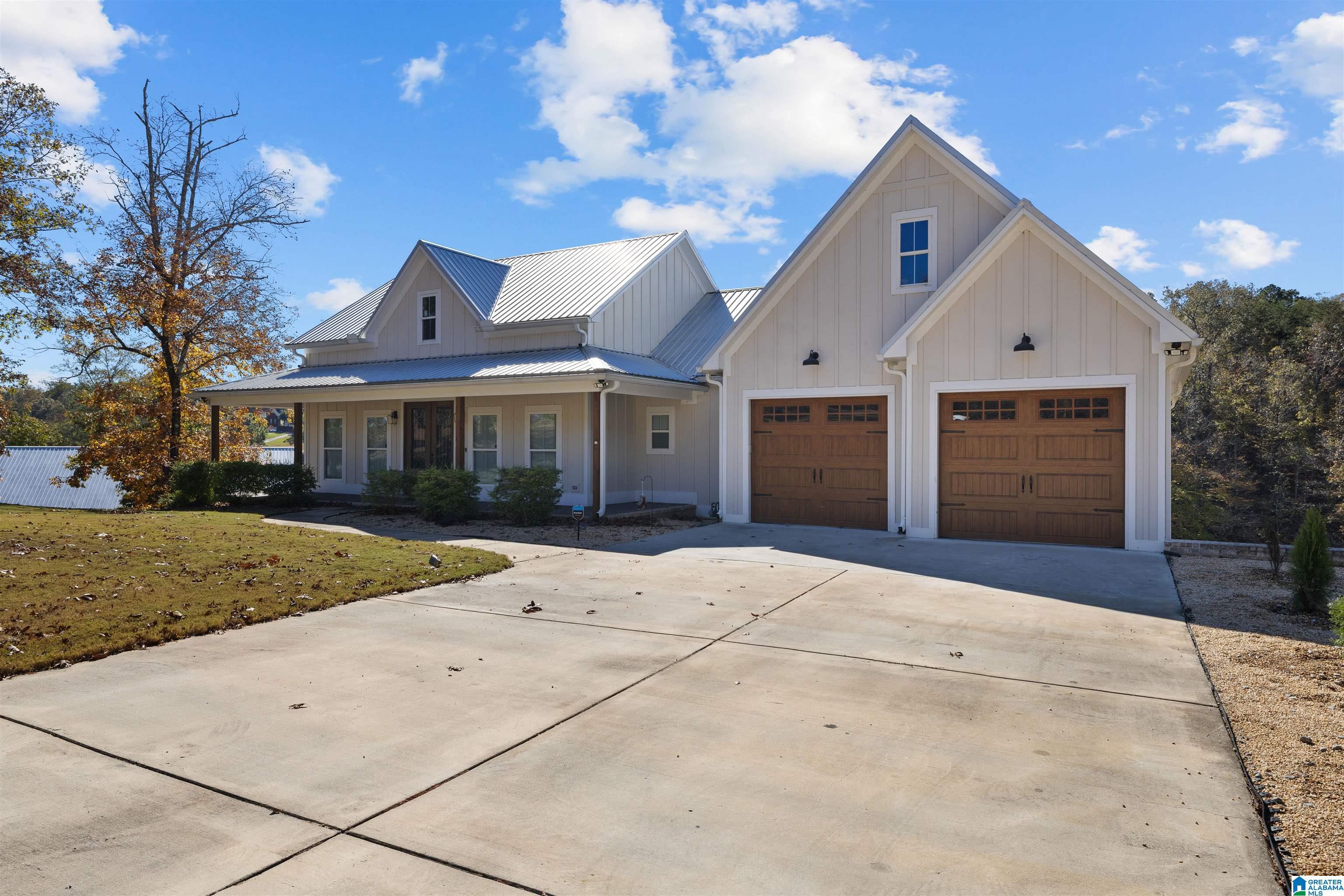 Image 3: 2-Car parking on main