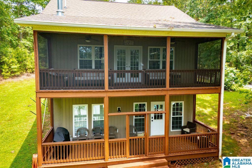 Image 0: 3 BED/2 BATH LAKE HOME