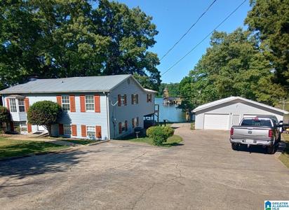 515 E LAKE HILL DRIVE