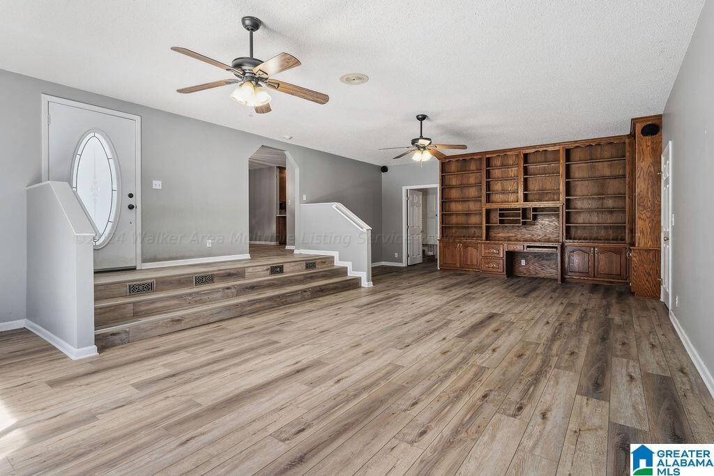 Image 4: living room