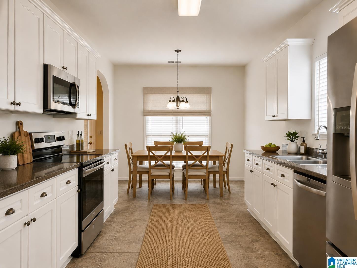 Image 3: Kitchen