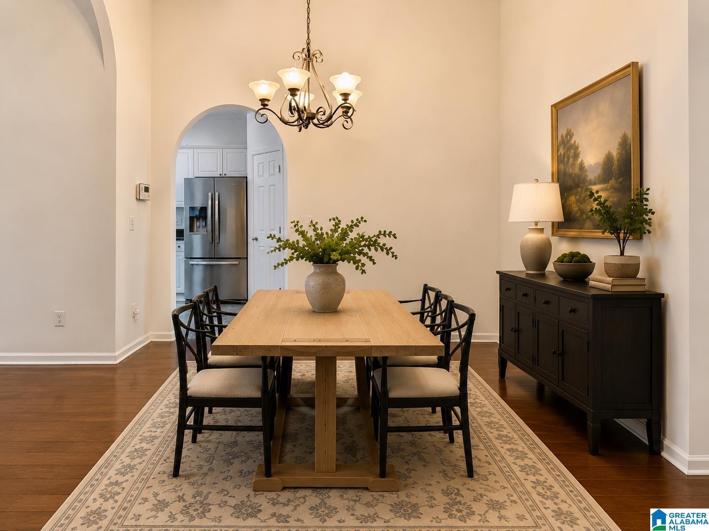 Image 4: Dining Area