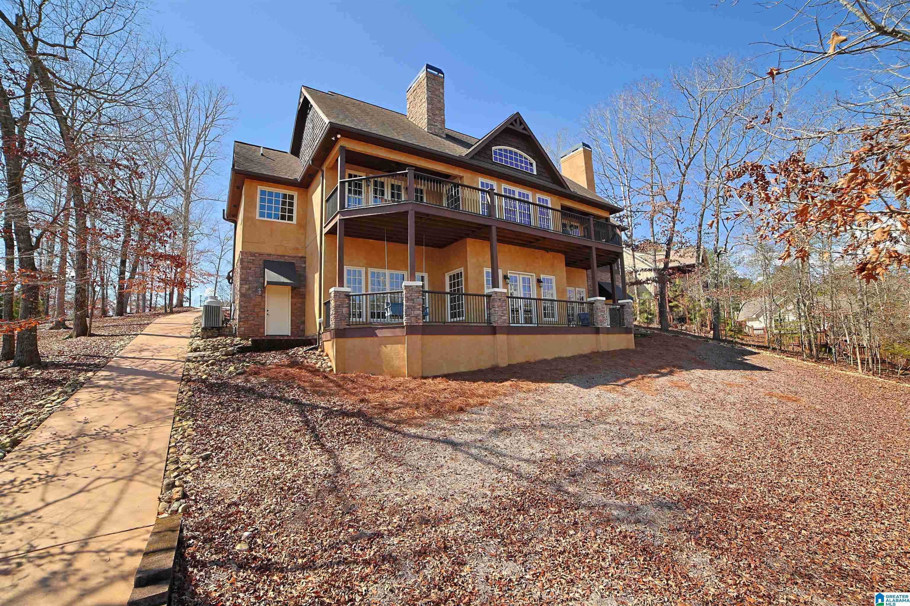 Image 2: Lake Side of Home