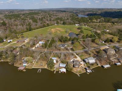 401 LAKESHORE LANE