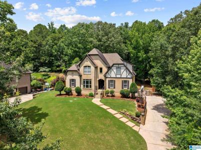 8226 CARRINGTON DRIVE