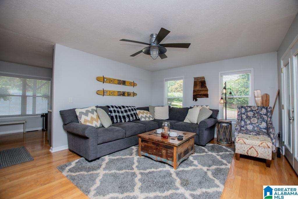 Image 4: FAMILY ROOM