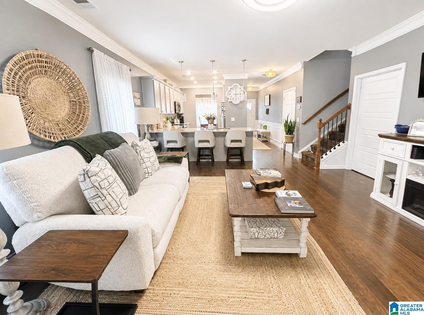 Image 2: Living Room