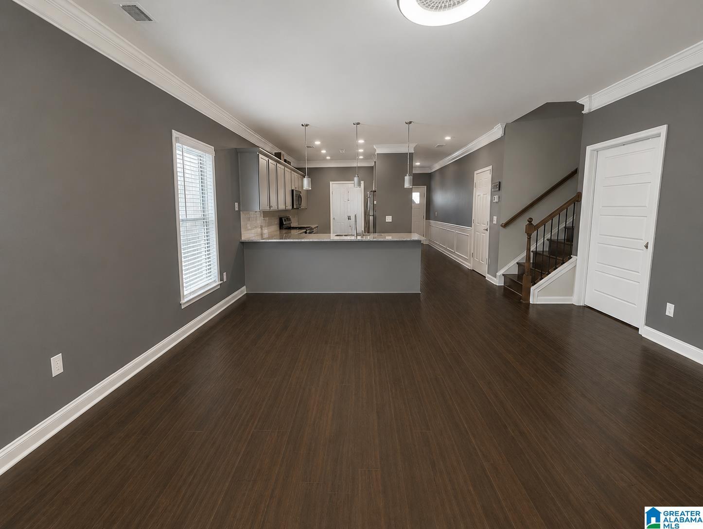 Image 3: Living Room
