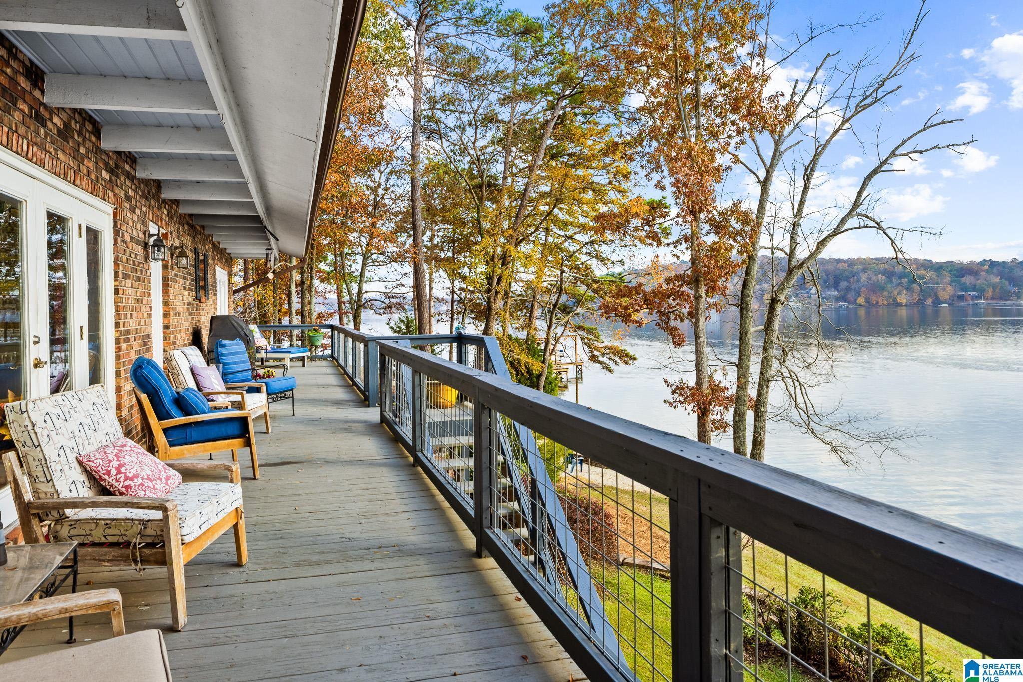 Image 4: Backporch/Grilling Deck