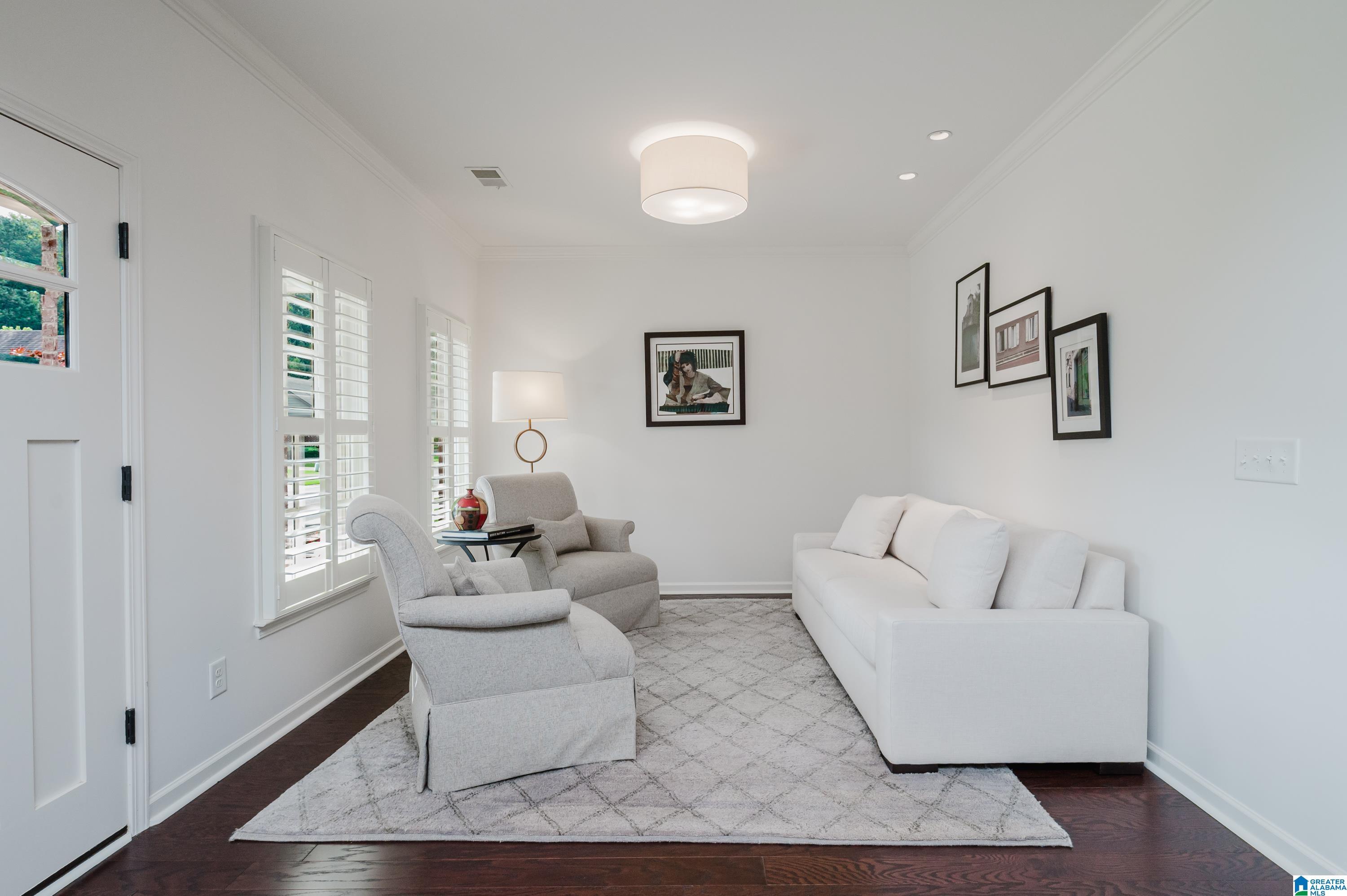 Image 3: Sitting area usually used as dining room