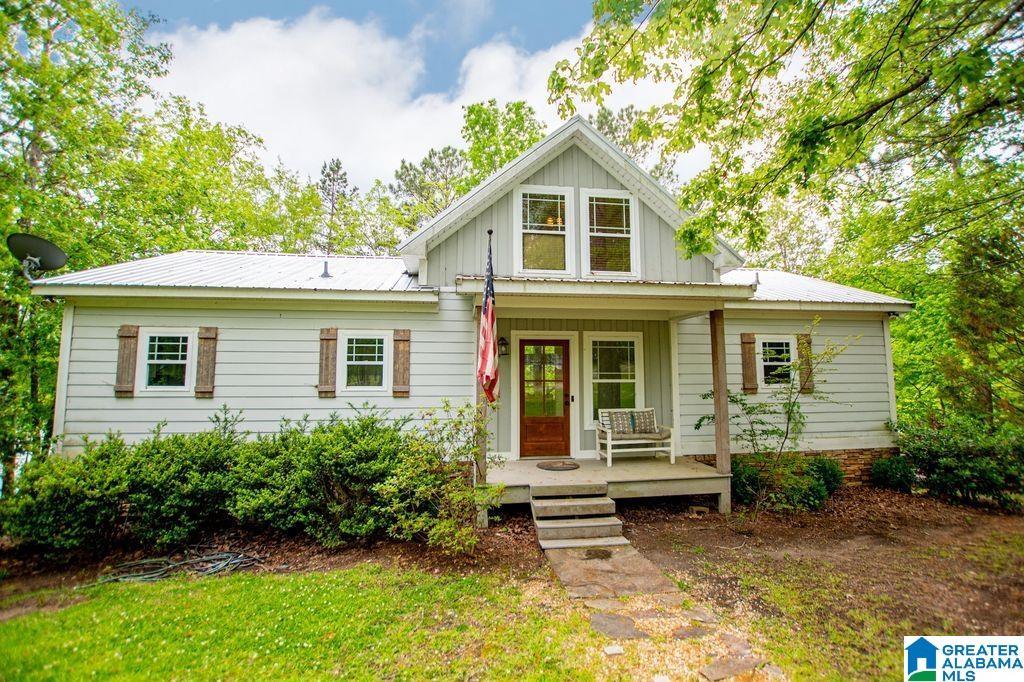 Image 2: 4 BED/2.5 BATH